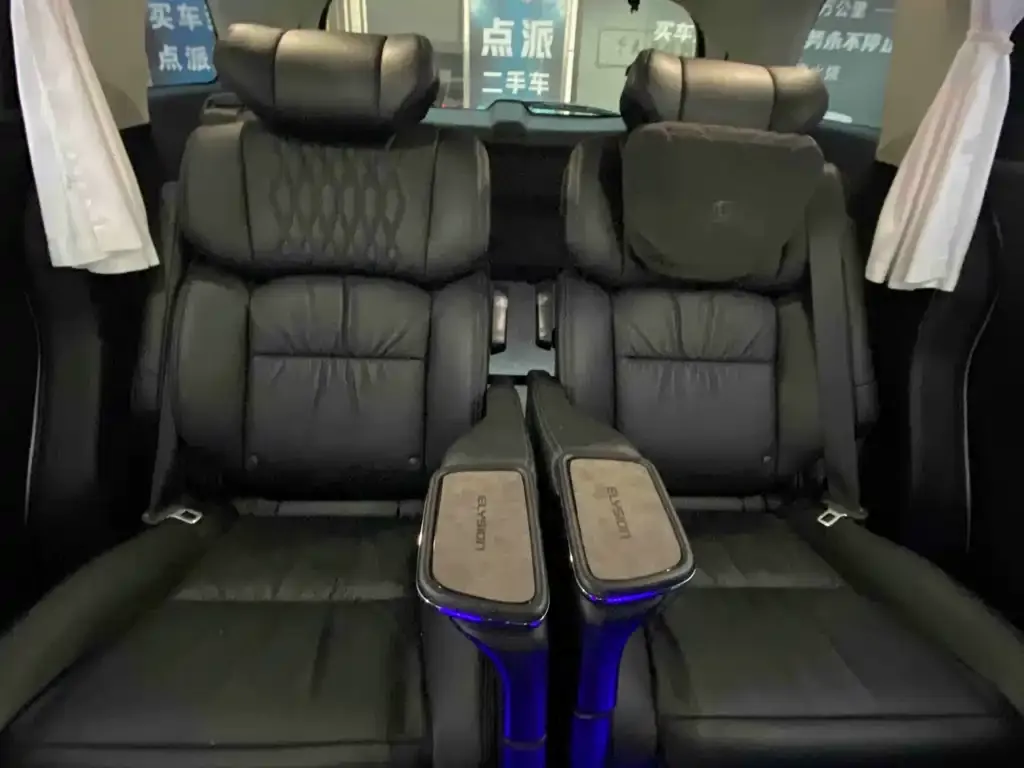 Honda Elysion 2023 из CN, фото 2
