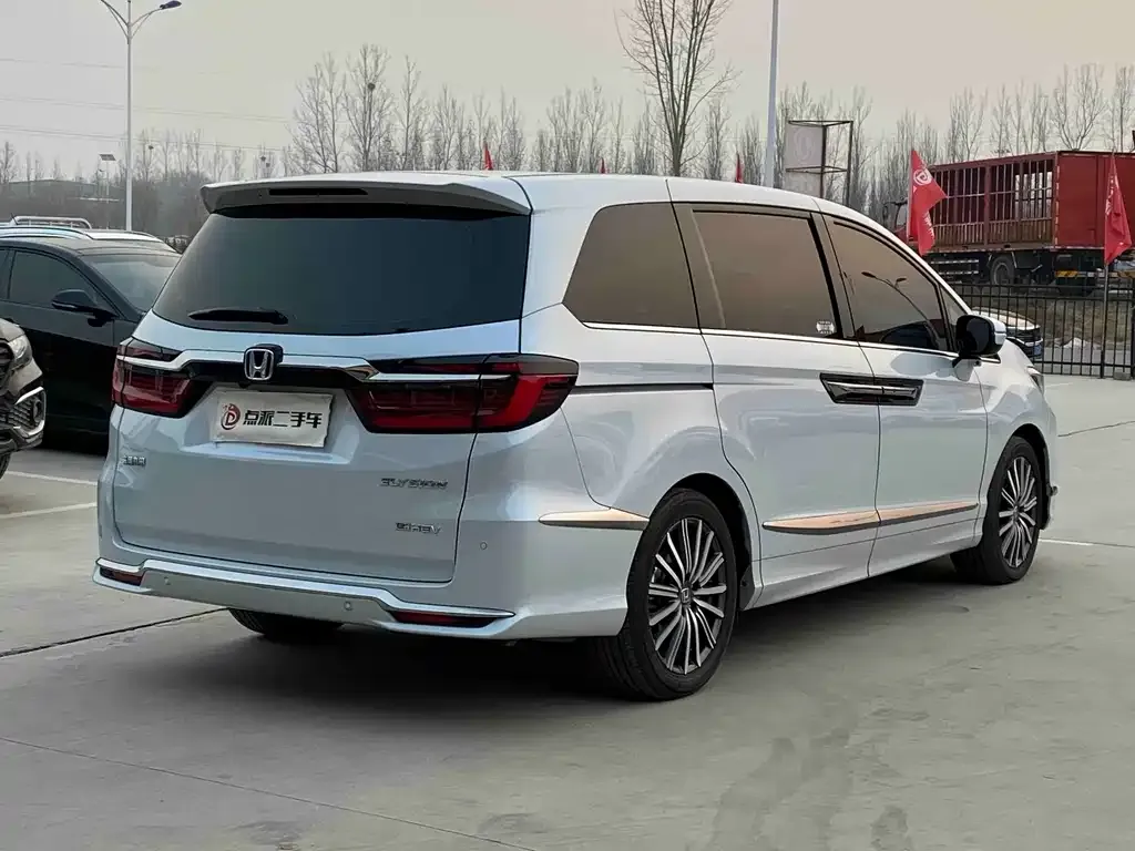 Honda Elysion 2023 из CN, фото 8