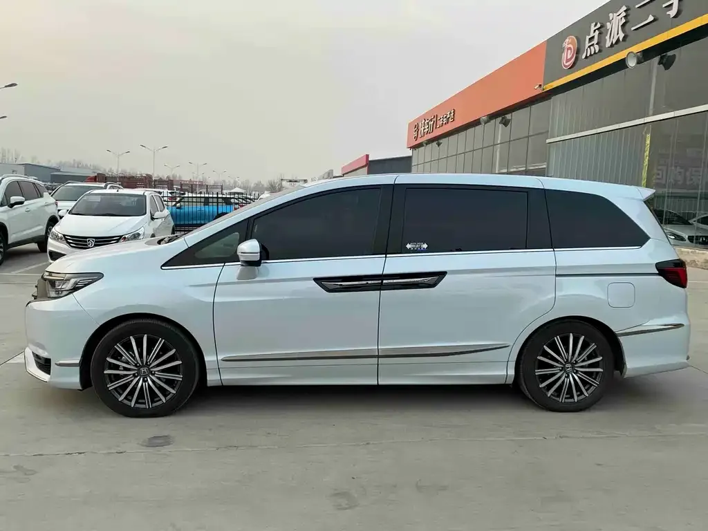 Honda Elysion 2023 из CN, фото 5