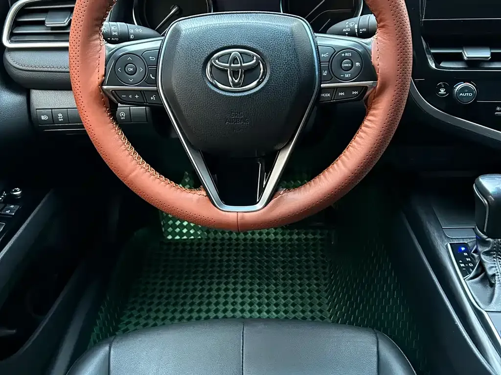 Toyota Camry — фото 4