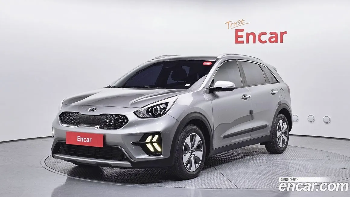 Kia Niro — фото 1