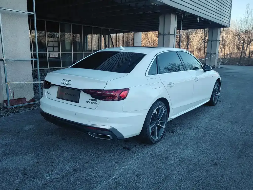 Audi A4L 2023 из CN, фото 9