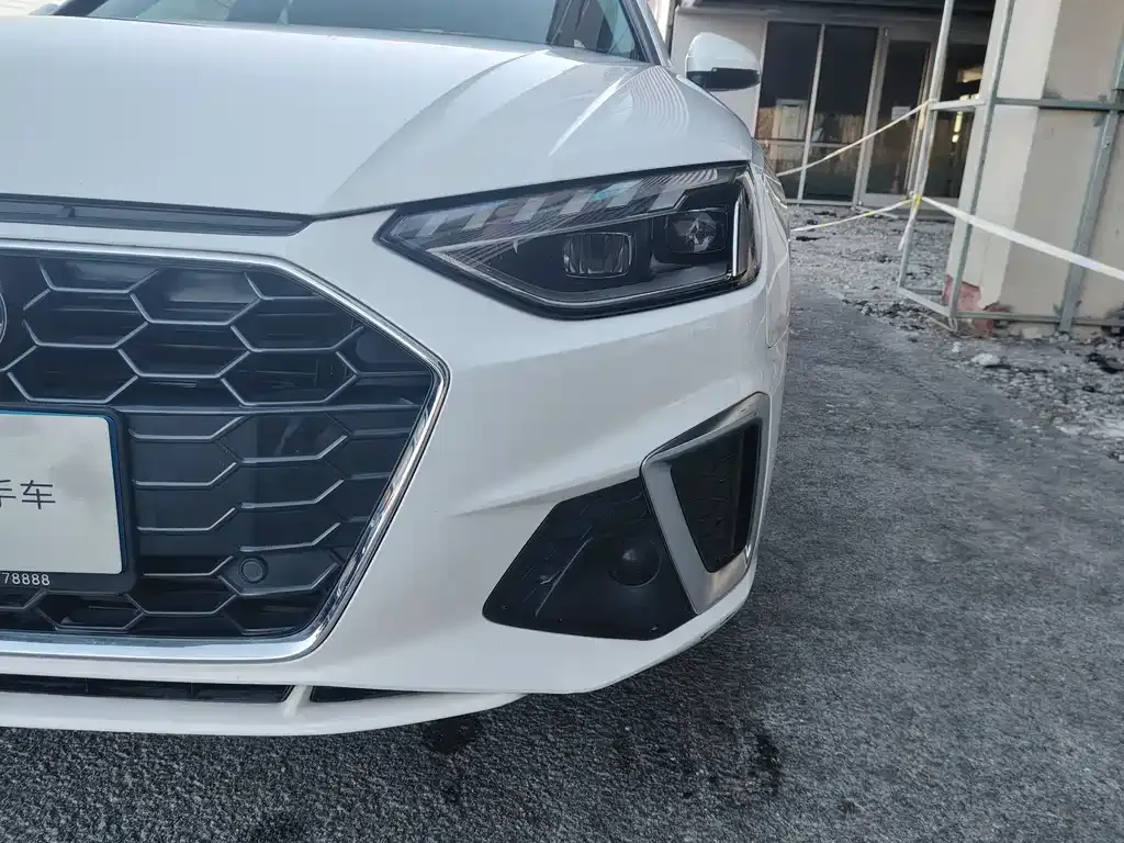 Audi A4L 2023 из CN, фото 8