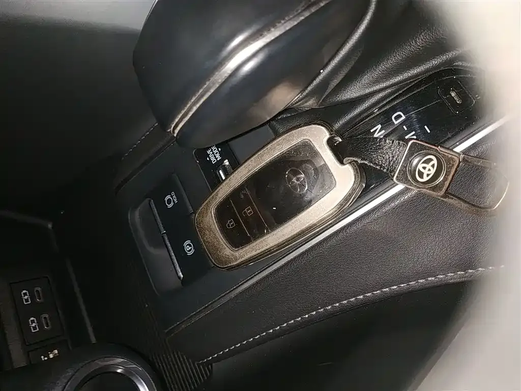 Toyota Venza 2024 из CN, фото 3