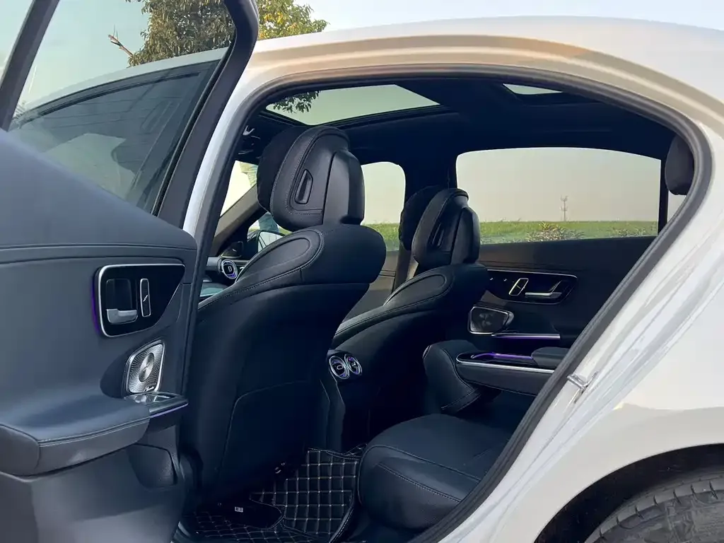 Mercedes-Benz C-Class 2024 из CN, фото 3