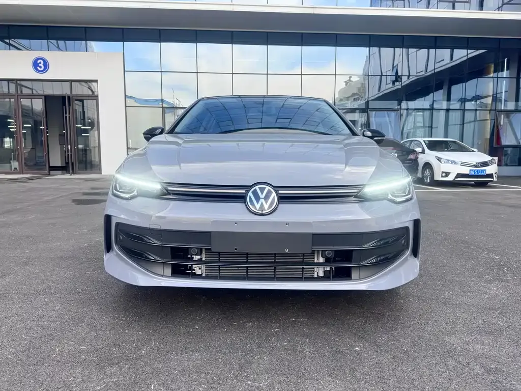 Volkswagen Golf 2025 из CN, фото 8