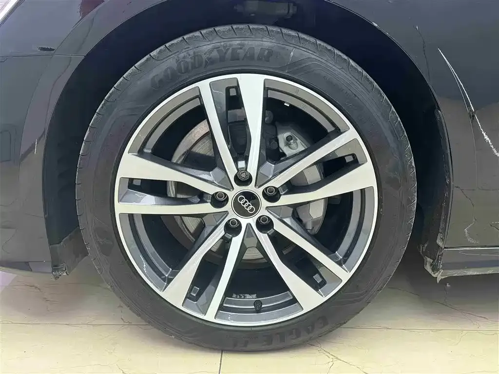 Audi A6L 2024 из CN, фото 10