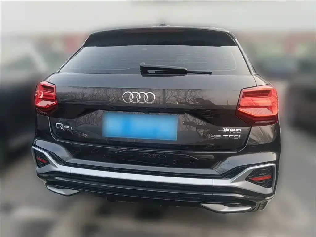 Audi Q2L 2025 из CN, фото 2