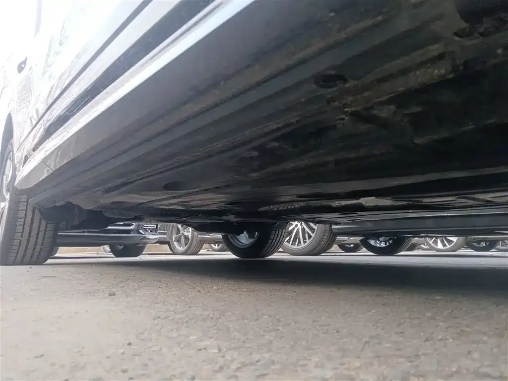 Audi Q2L 2025 из CN, фото 5