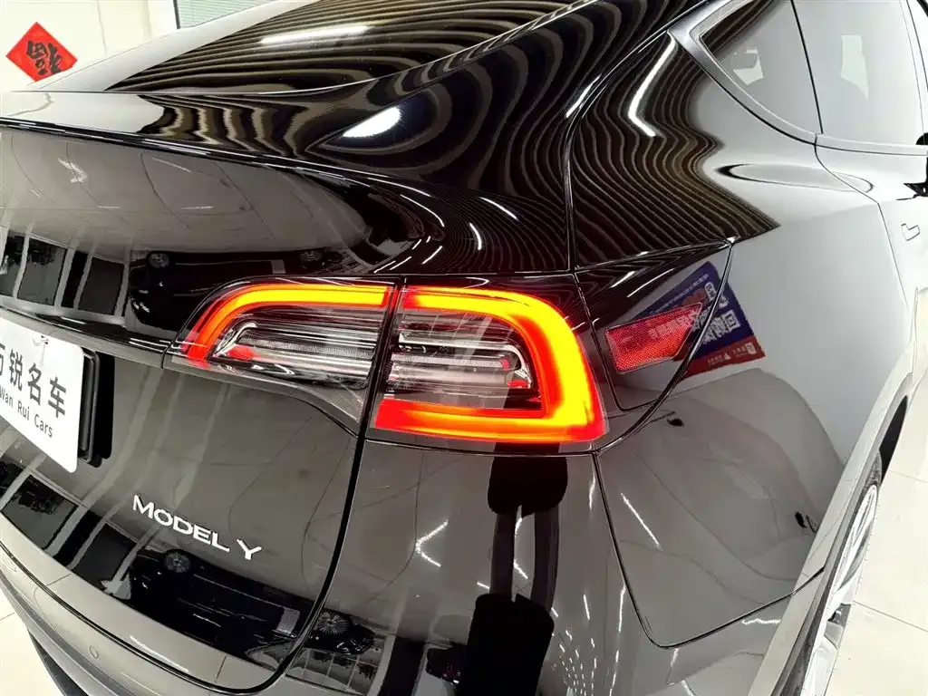 Tesla Model Y — фото 7