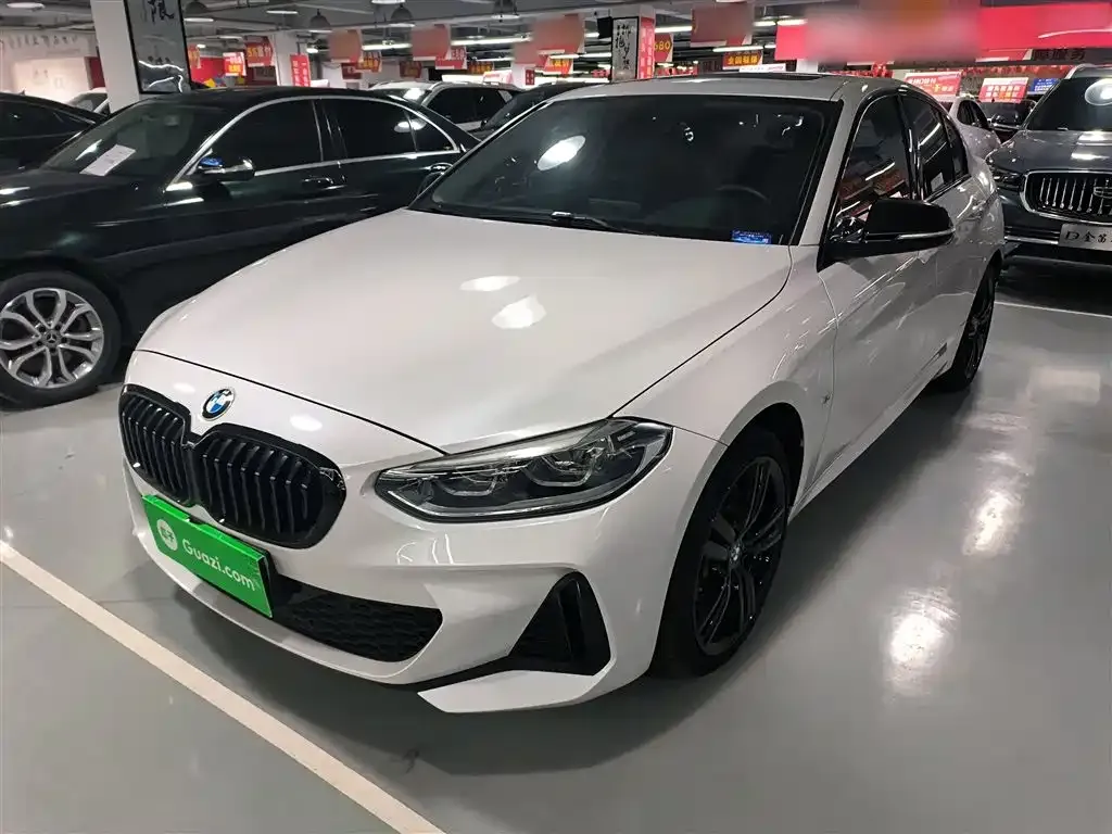 BMW 1 Series 2021 из CN, фото 1