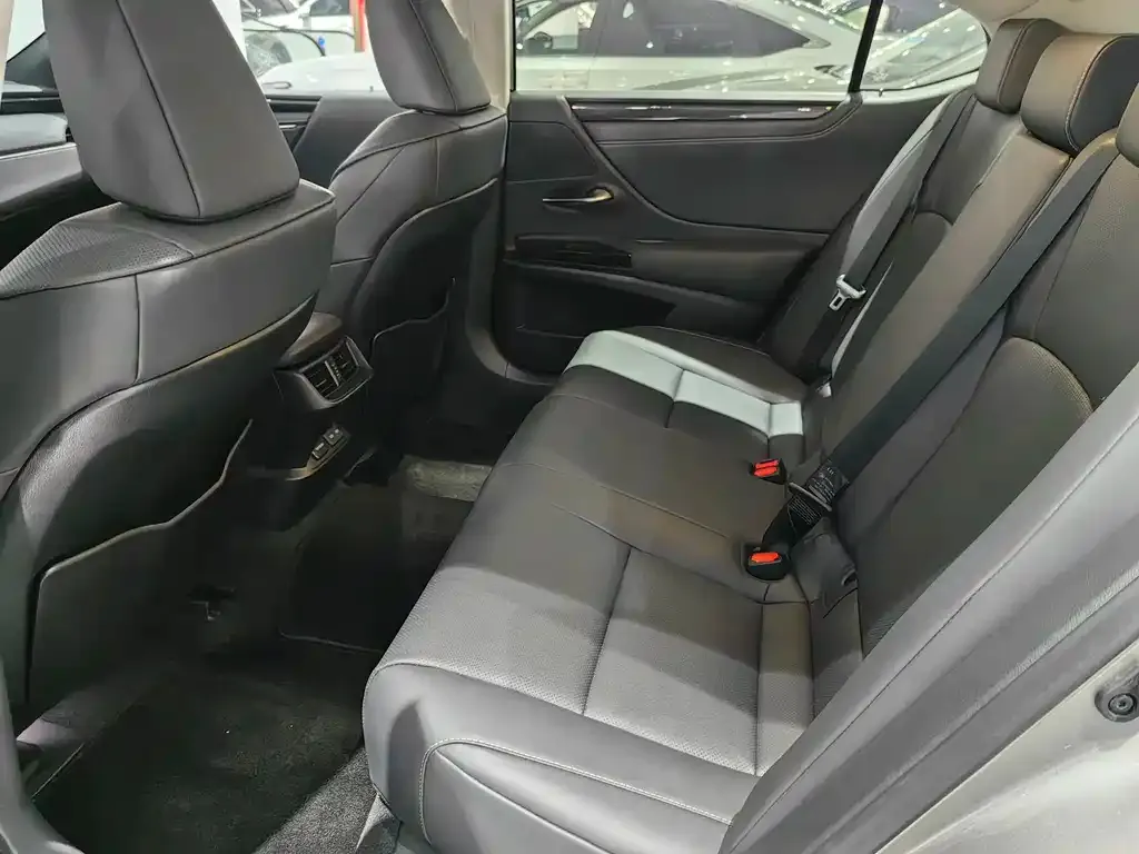 Lexus ES 2024 из CN, фото 3