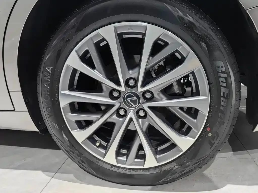 Lexus ES 2024 из CN, фото 8