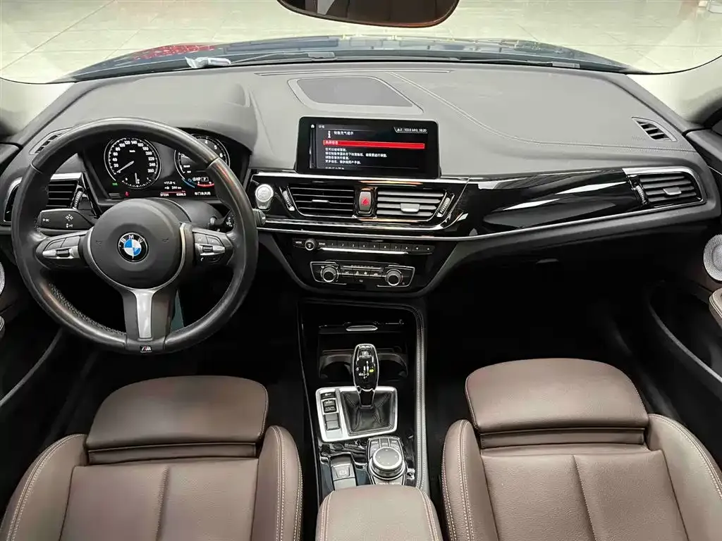 BMW 1 Series 2021 из CN, фото 2