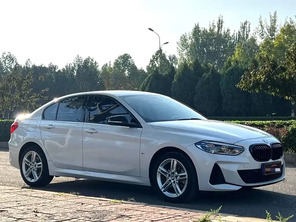 BMW 1 Series 2021 из CN, фото 1
