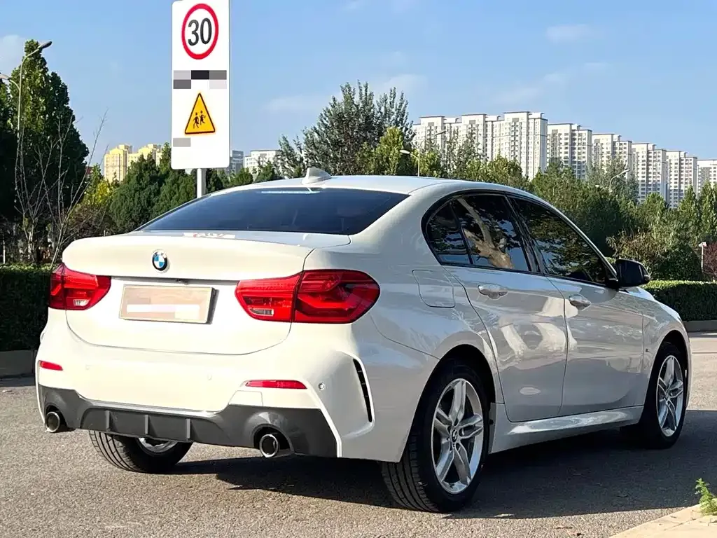 BMW 1 Series 2021 из CN, фото 10
