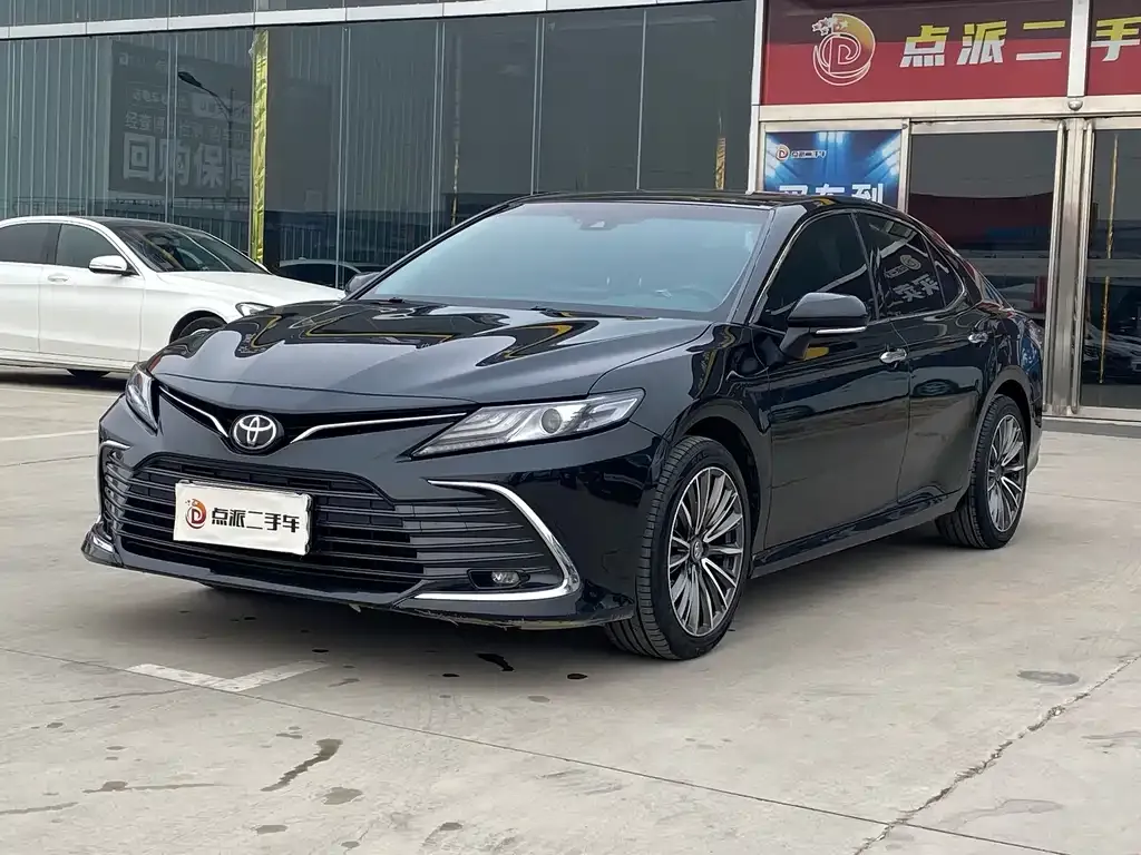 Toyota Camry 2023 из CN, фото 1