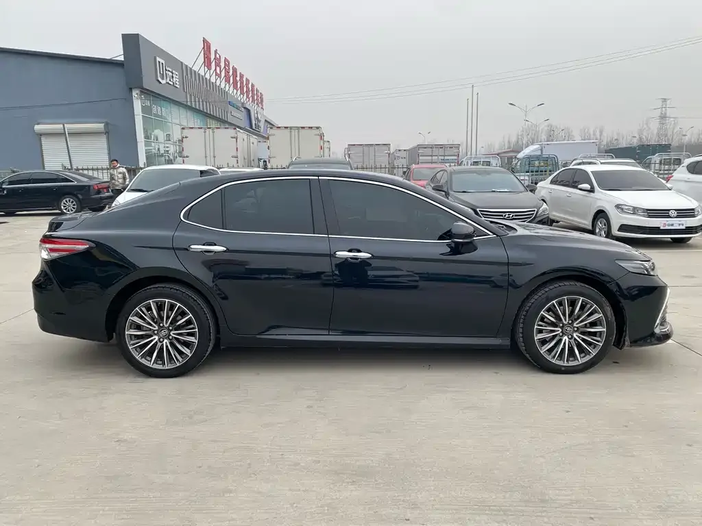 Toyota Camry 2023 из CN, фото 4