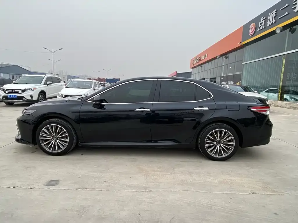 Toyota Camry 2023 из CN, фото 2