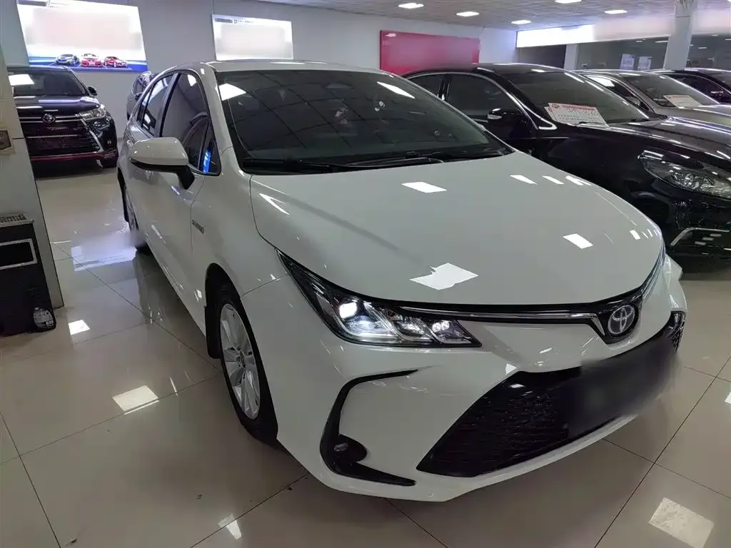 Toyota Corolla — фото 5