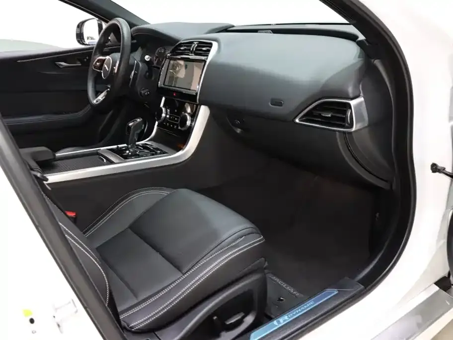 Jaguar XEL 2023 из CN, фото 4