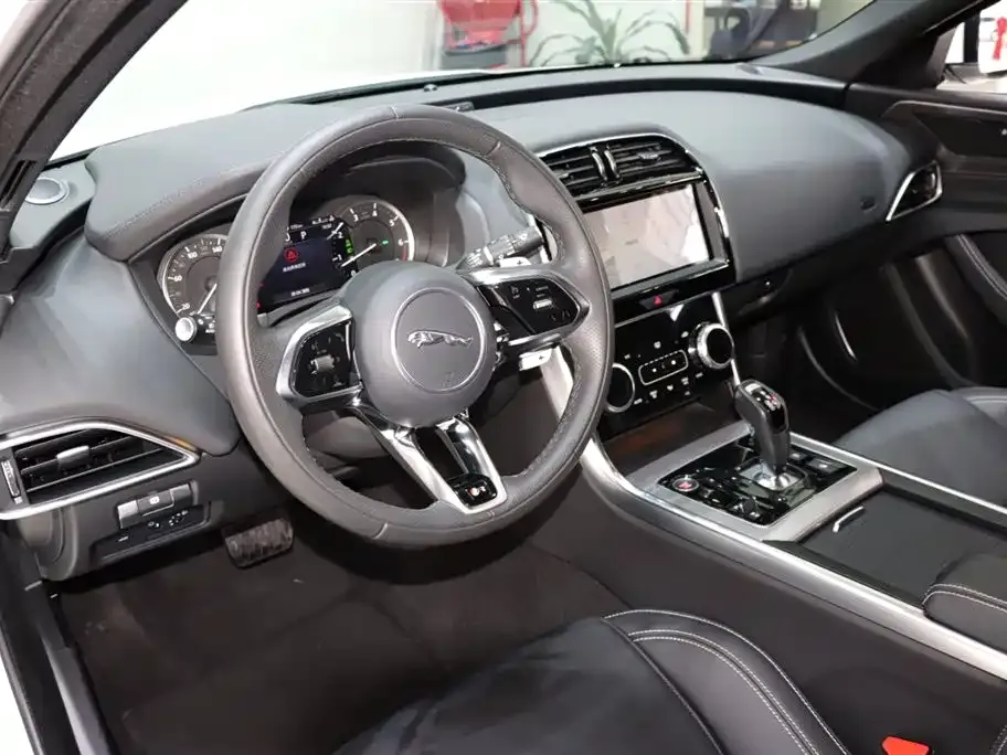 Jaguar XEL 2023 из CN, фото 8