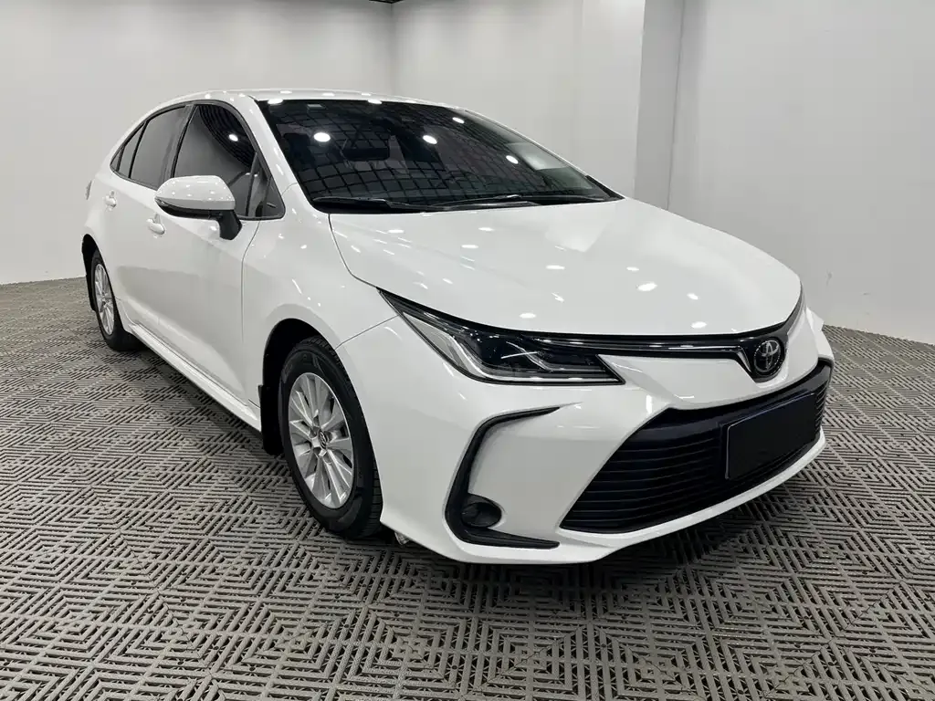 Toyota Corolla 2023 из CN, фото 1