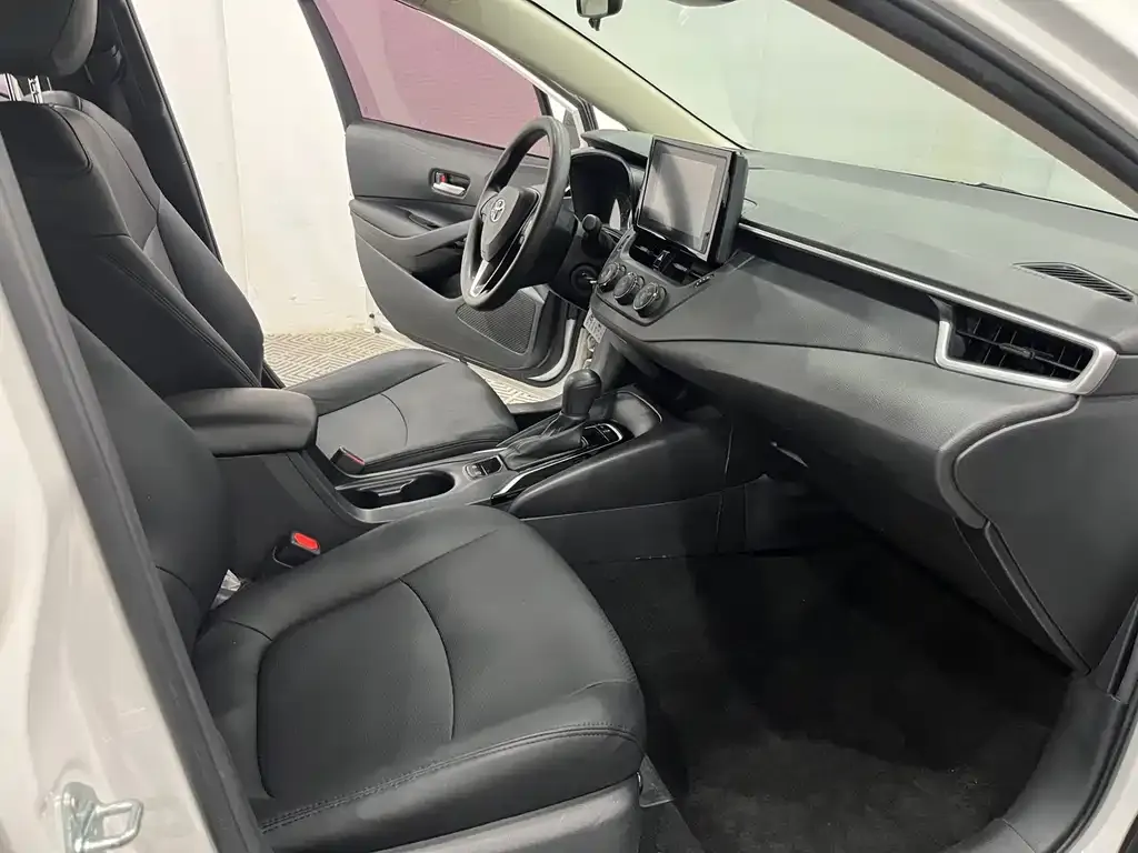 Toyota Corolla 2023 из CN, фото 3
