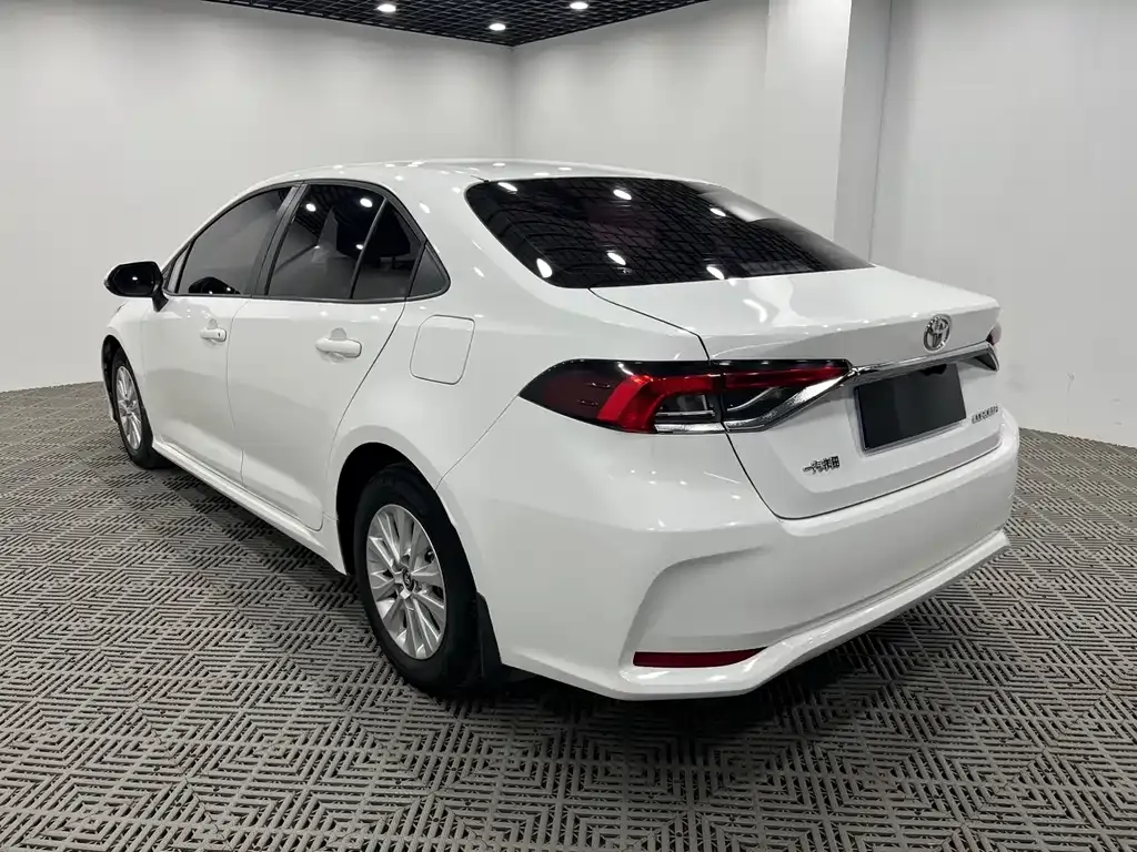 Toyota Corolla 2023 из CN, фото 9