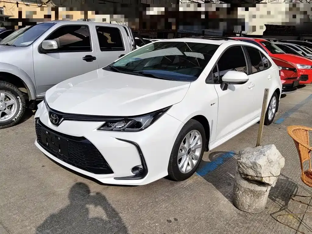 Toyota Corolla 2024 из CN, фото 1
