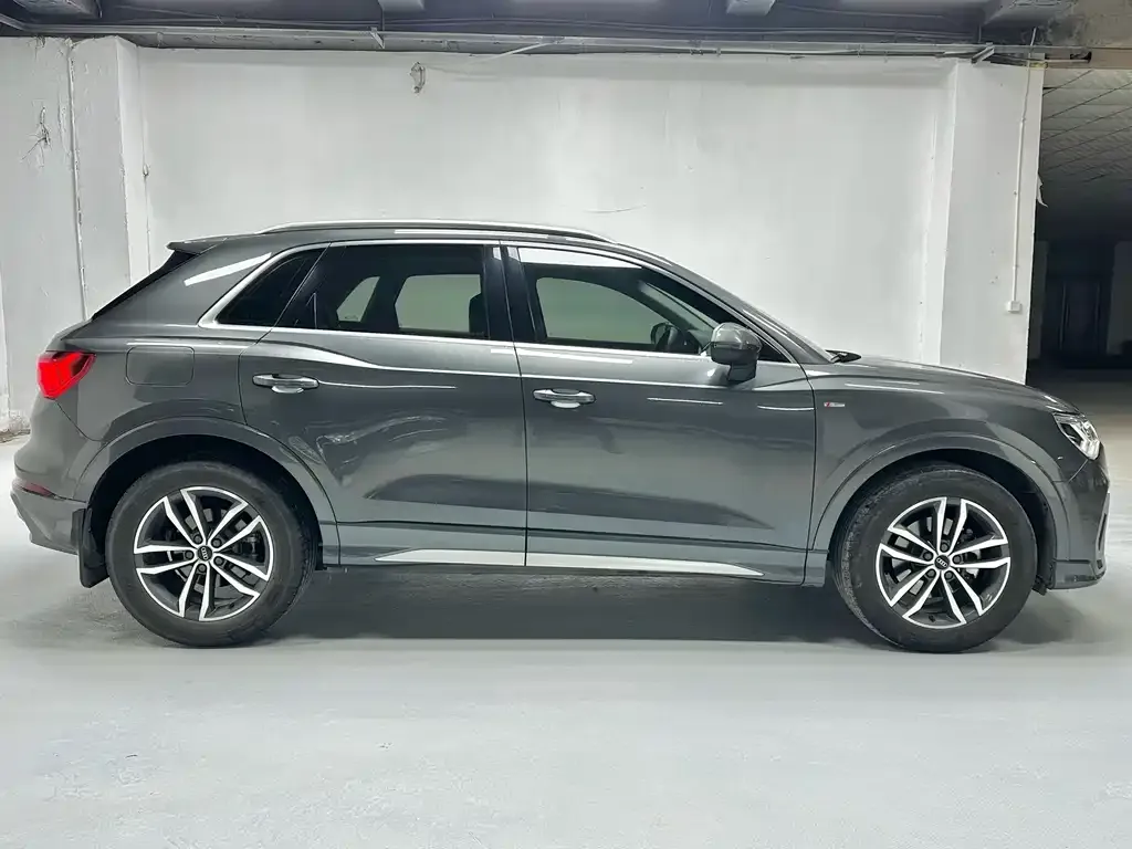 Audi Q3 2021 из CN, фото 3