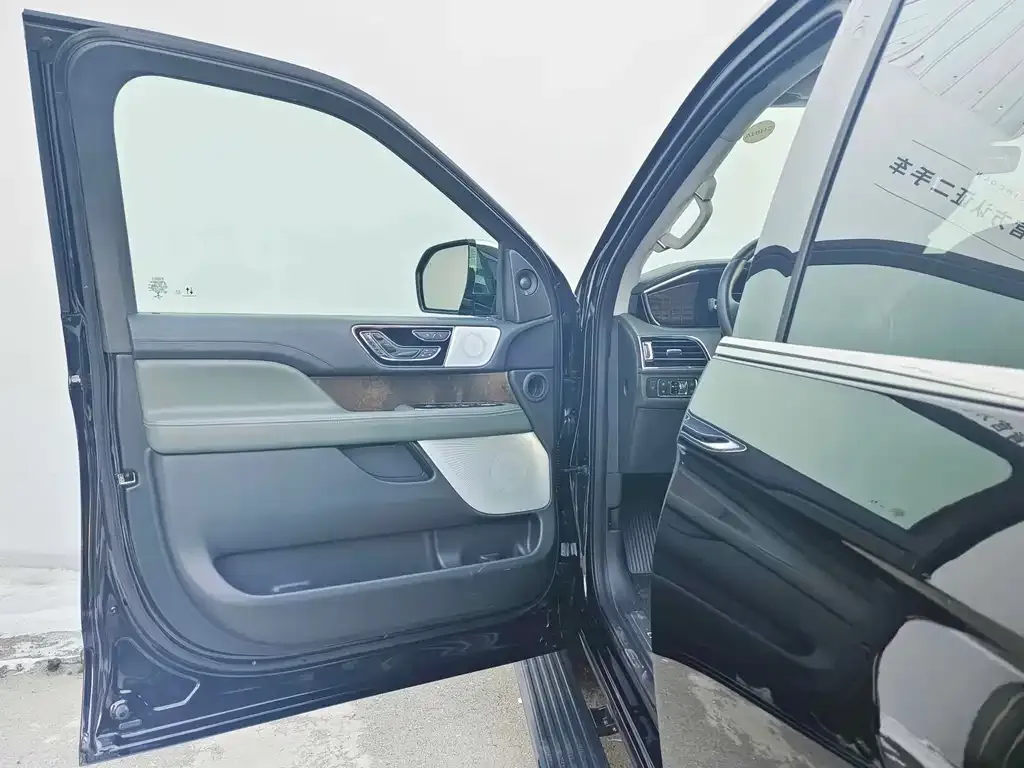Lincoln Navigator 2026 из CN, фото 2