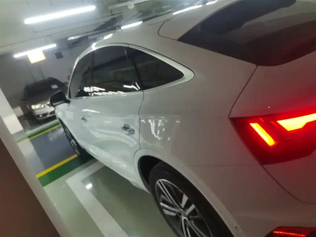 Audi Q5L Sportback 2021 из CN, фото 3