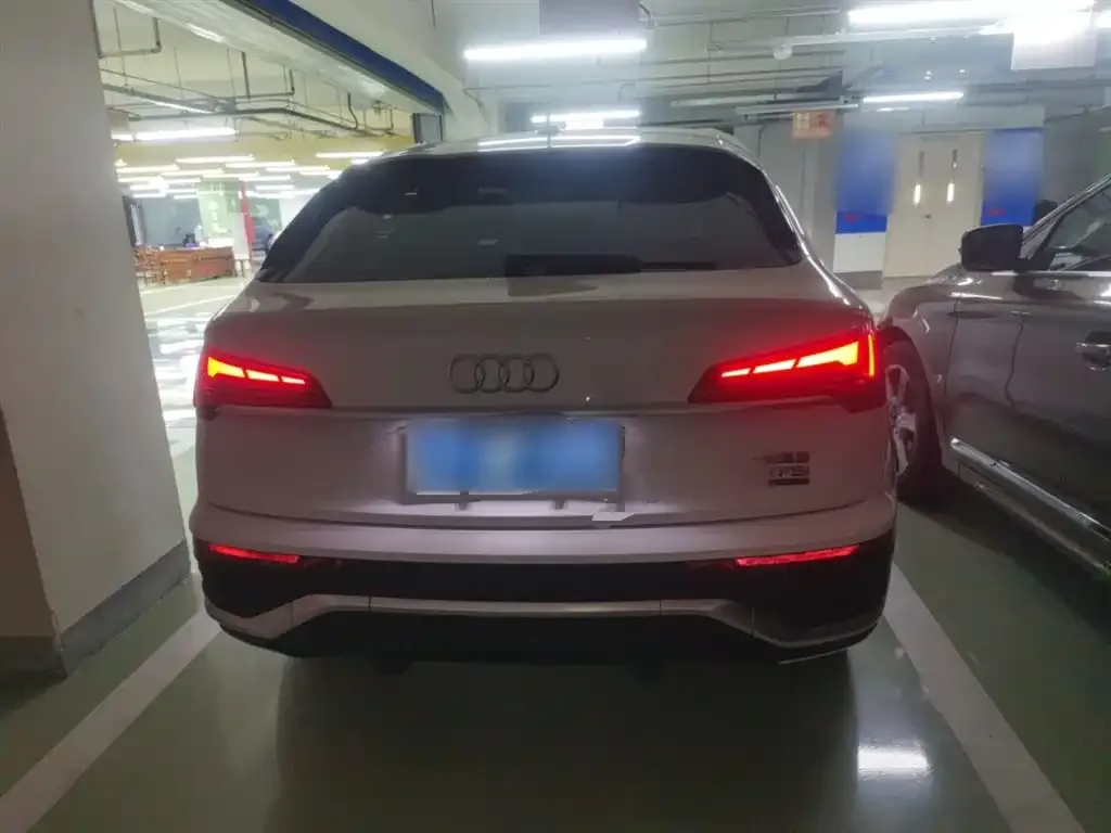 Audi Q5L Sportback 2021 из CN, фото 4