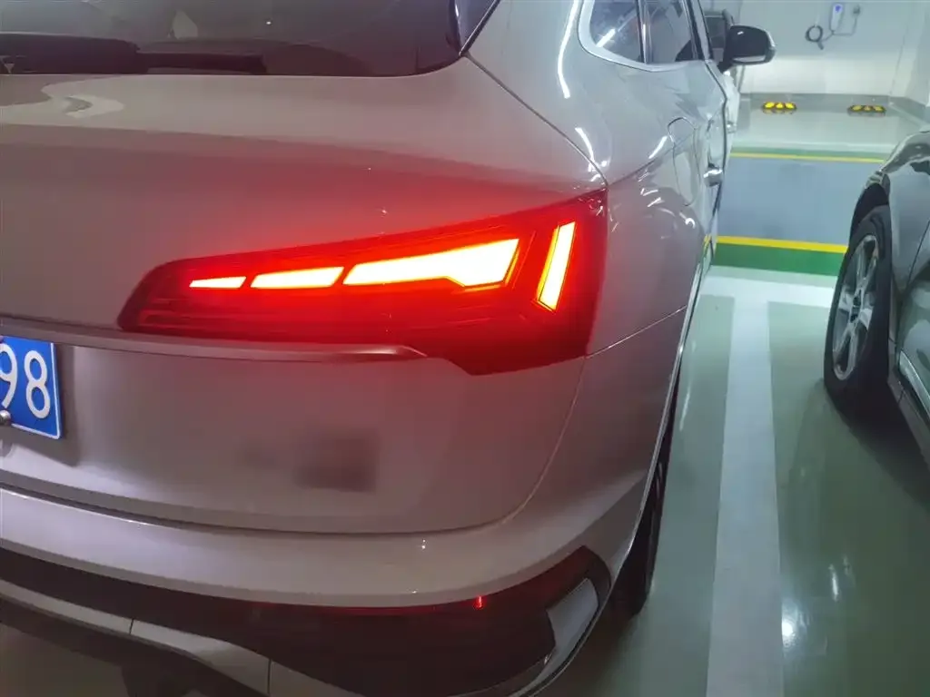 Audi Q5L Sportback 2021 из CN, фото 9