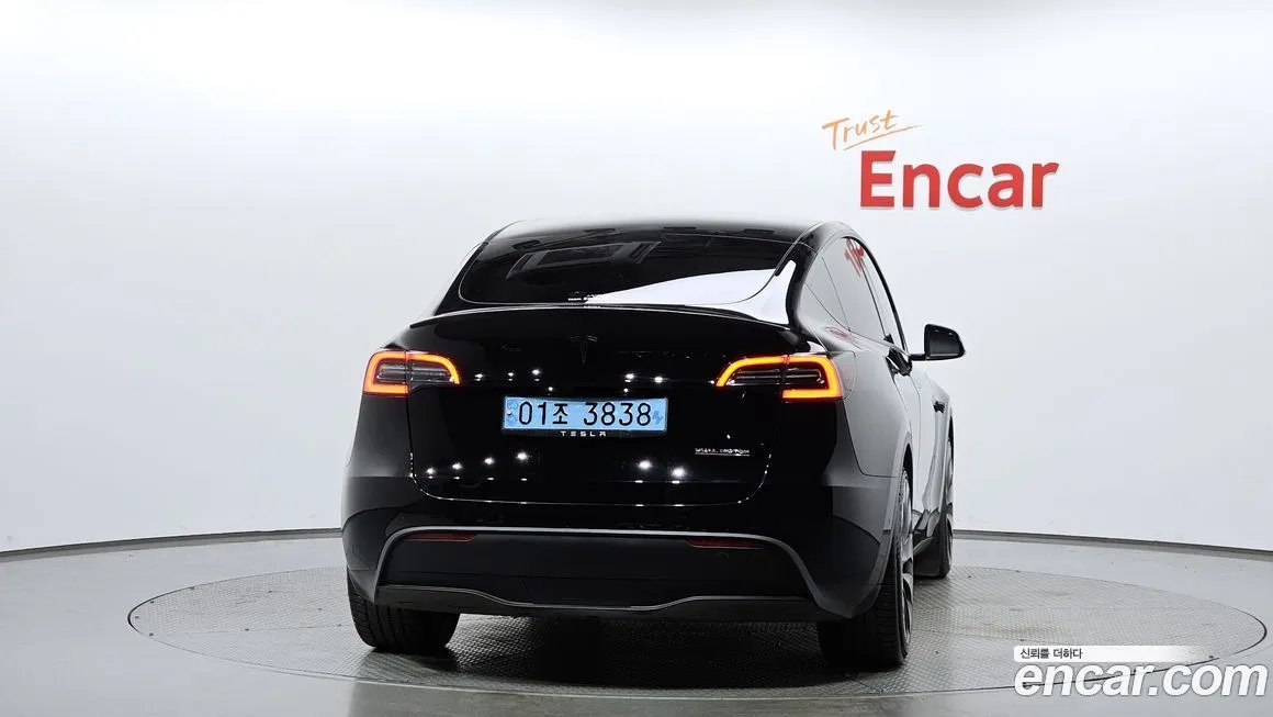 Tesla Model Y — фото 3