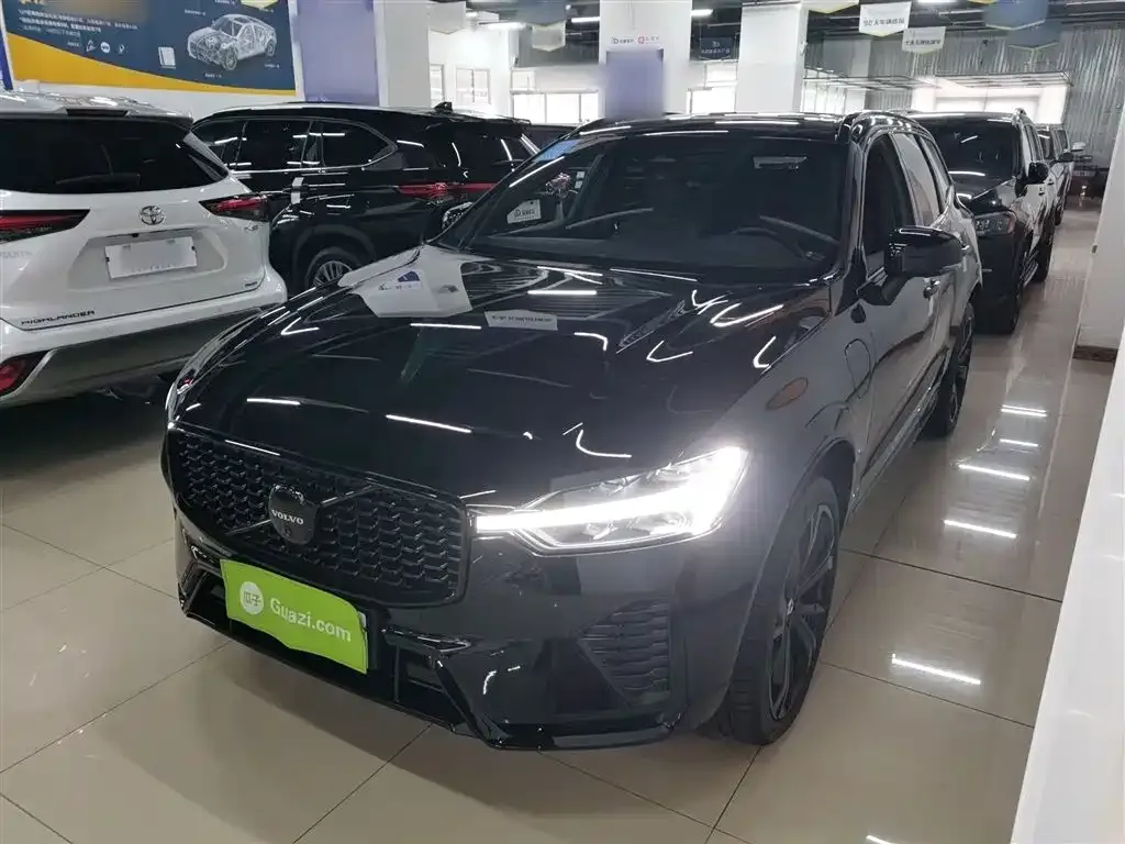 Volvo XC60 PHEV 2025 из CN, фото 1