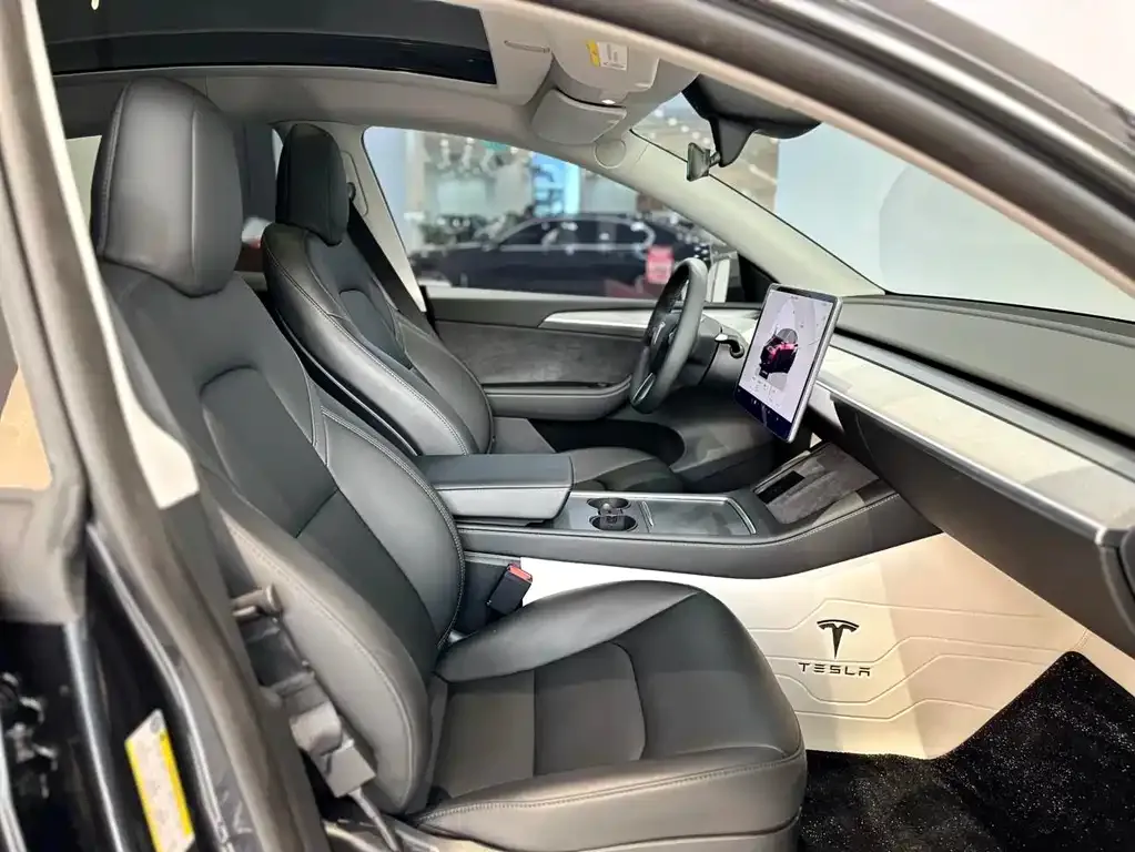 Tesla Model Y 2024 из CN, фото 2