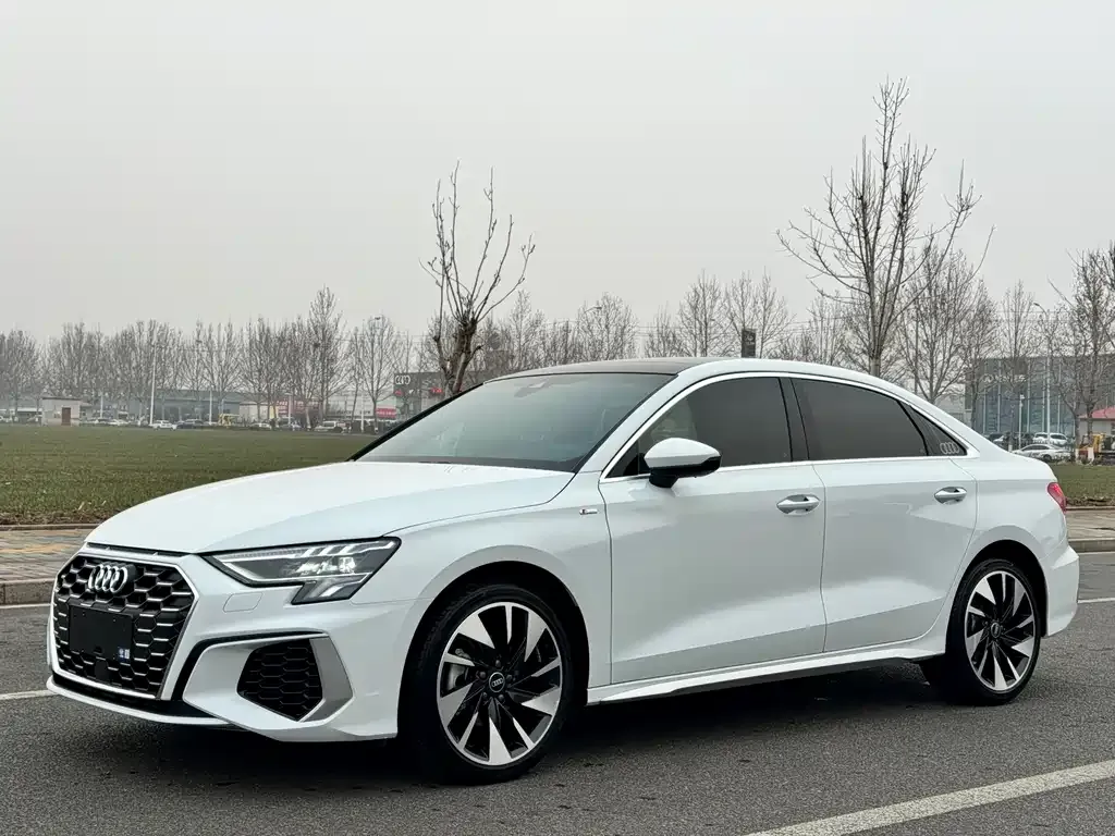Audi A3 2023 из CN, фото 1