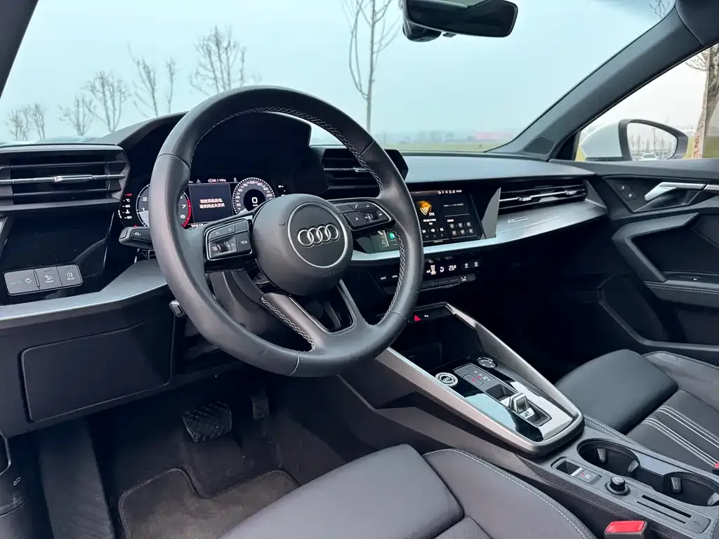 Audi A3 2023 из CN, фото 4