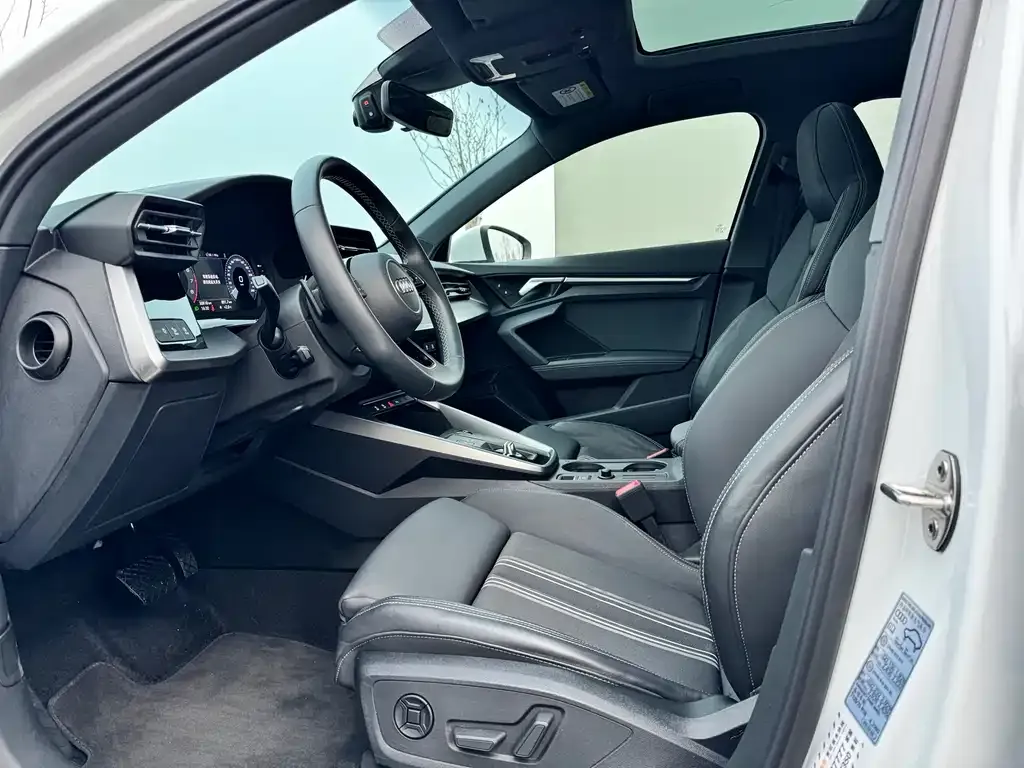 Audi A3 2023 из CN, фото 6