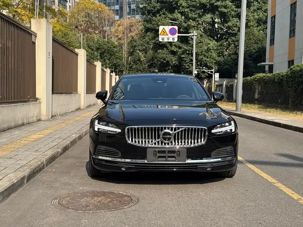 Volvo S90 PHEV 2024 из CN, фото 4