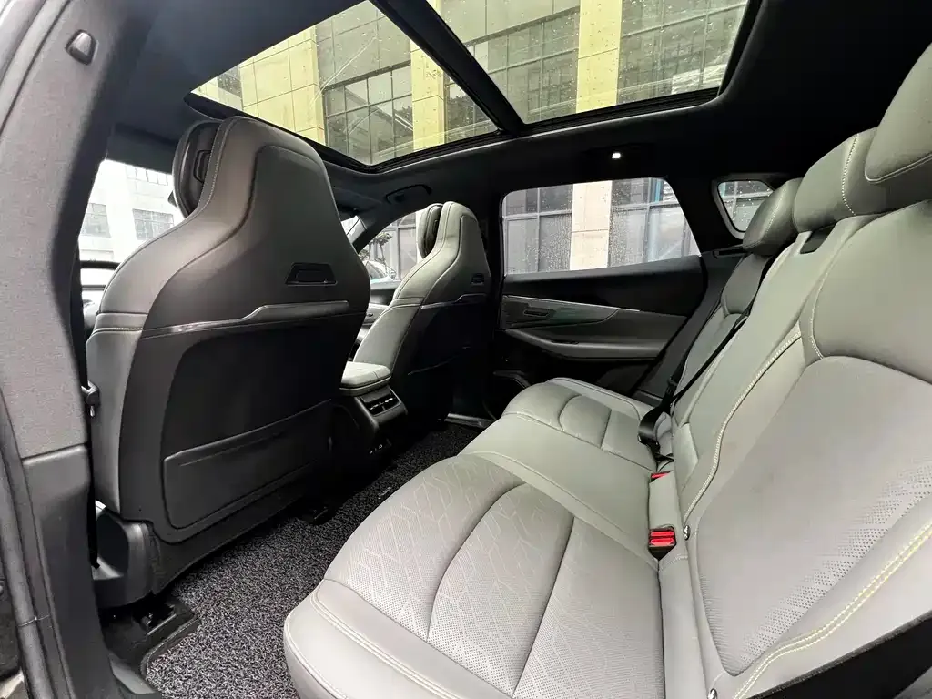 Lynk & Co 08 EM-P 2024 из CN, фото 3