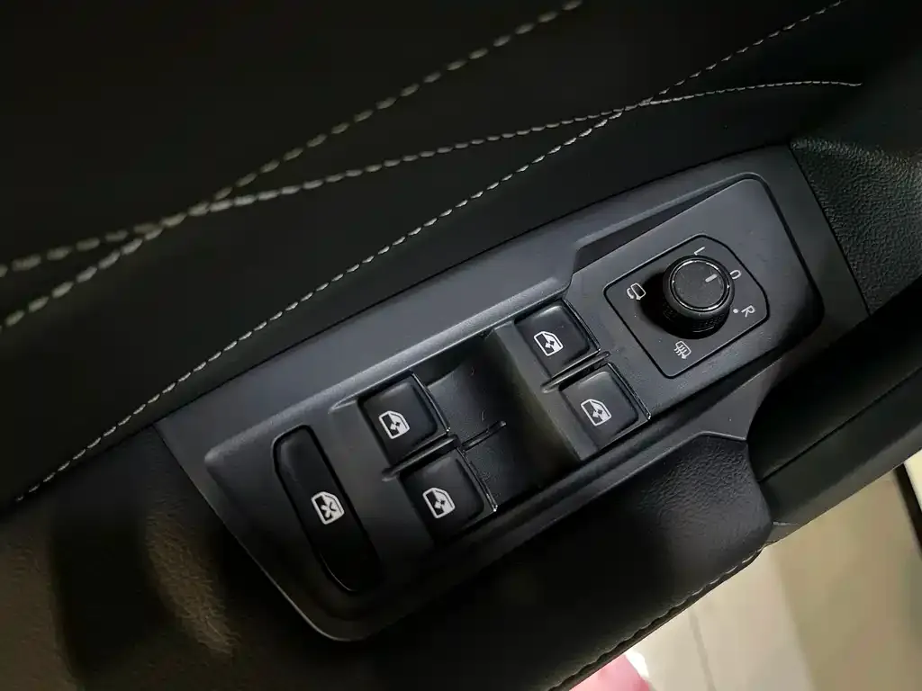 Volkswagen Tiguan L New Energy 2024 из CN, фото 2