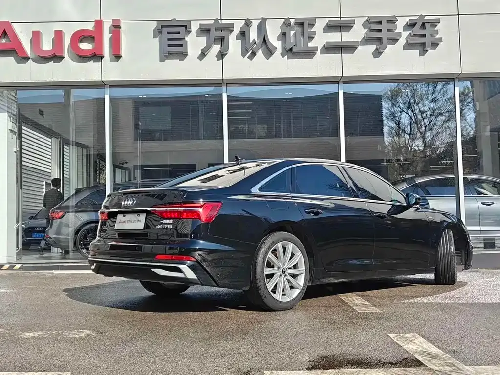 Audi A6L — фото 9