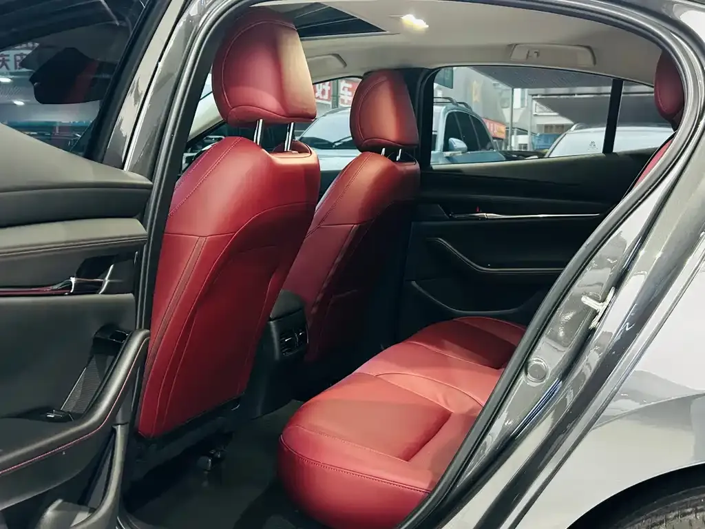 Mazda 3 Axela 2024 из CN, фото 5
