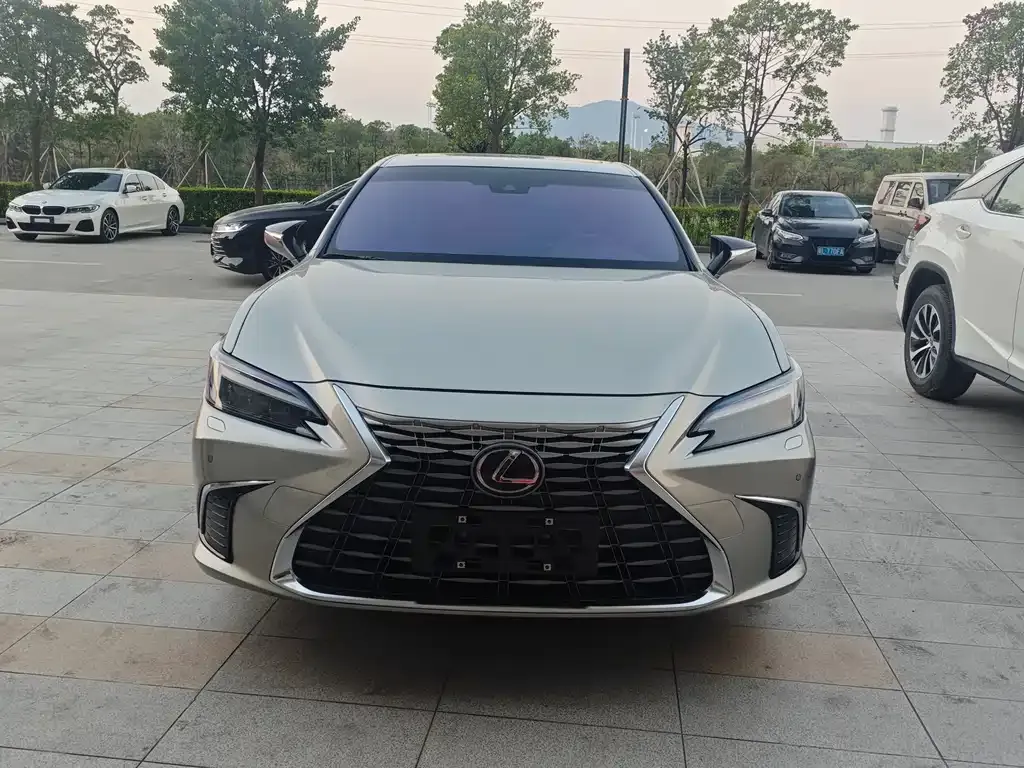 Lexus ES 2025 из CN, фото 5