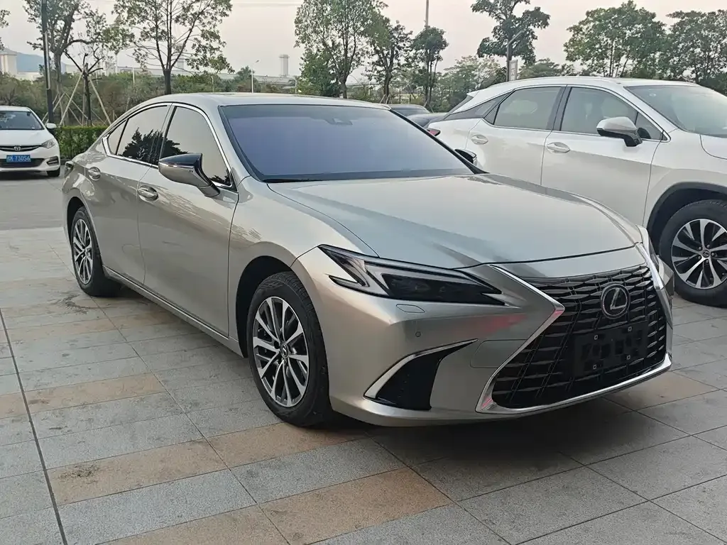 Lexus ES 2025 из CN, фото 8