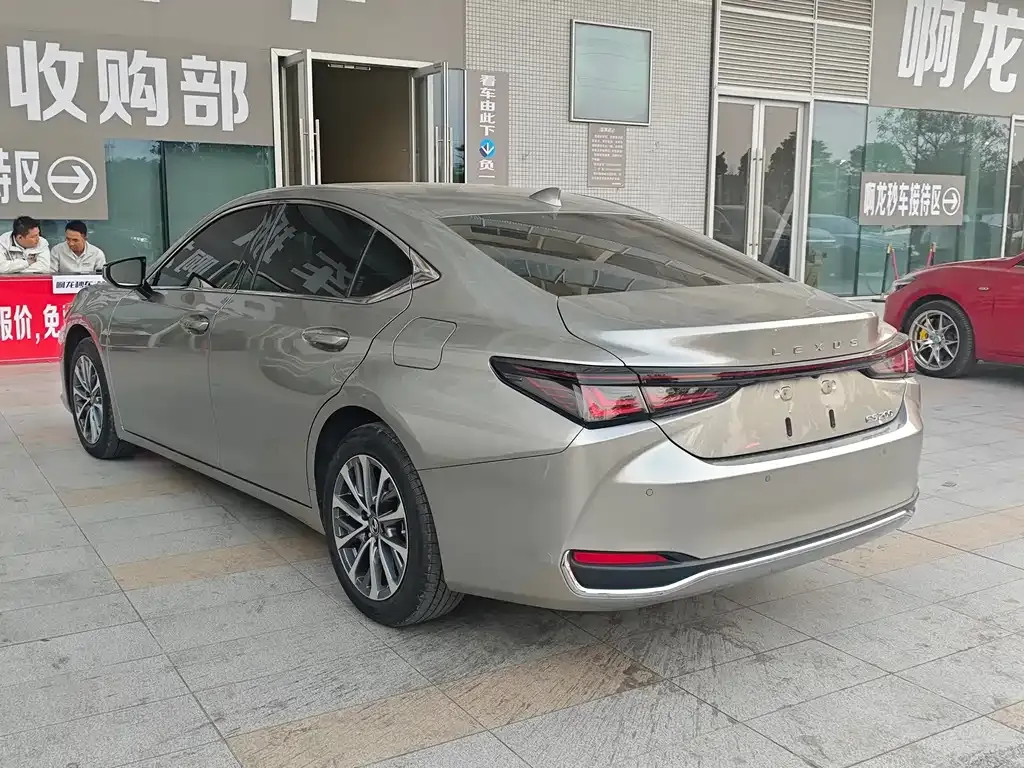 Lexus ES 2025 из CN, фото 9