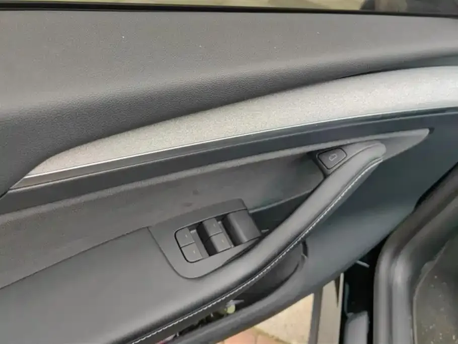 Tesla Model Y 2023 из CN, фото 9